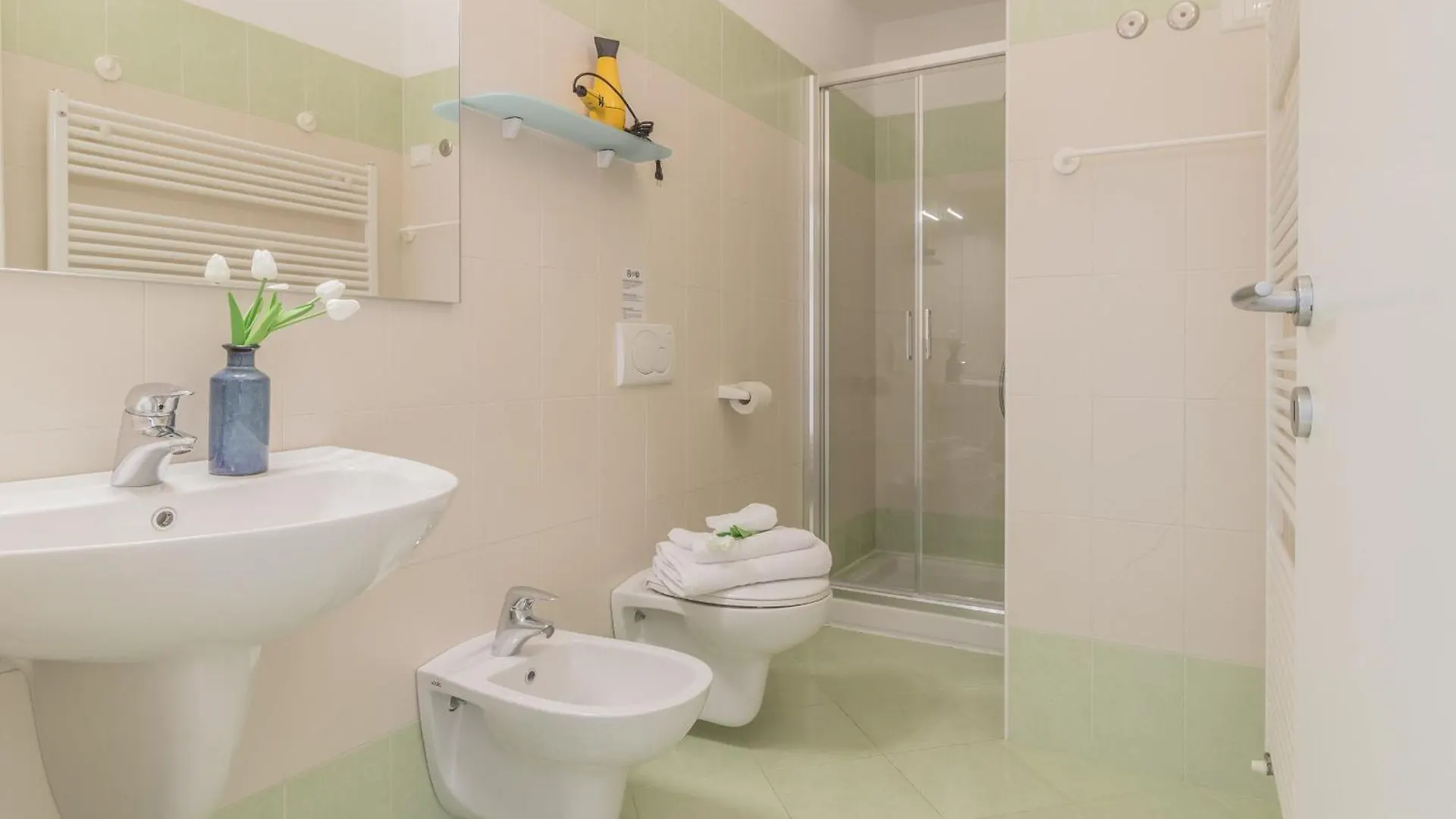 Brezza Del Lario Monolocale Con Giardino By Varenna Holidays Ντέρβιο Ιταλία
